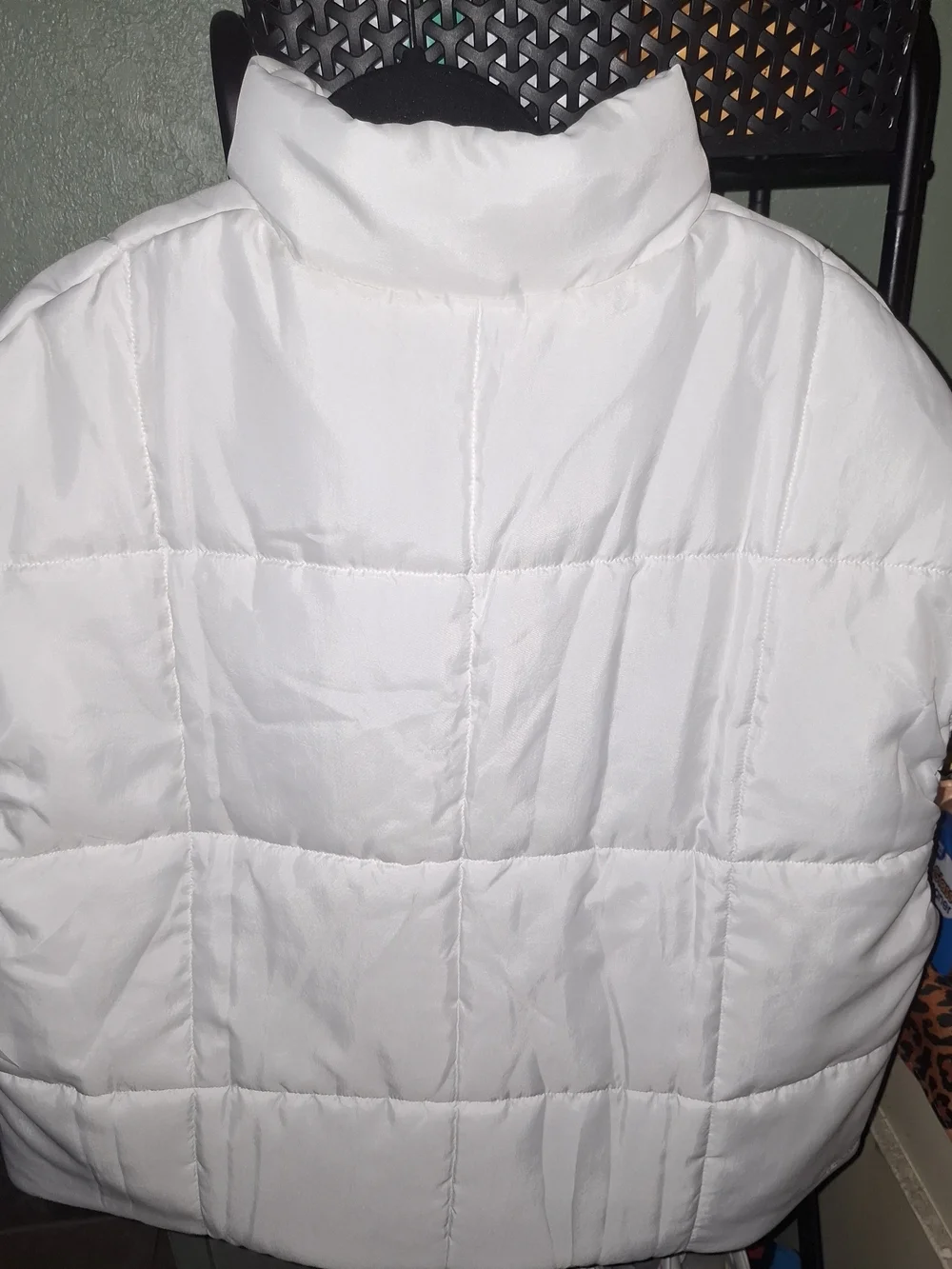 Nike White Quilted Cropped Puffer Jacket with Black Logo